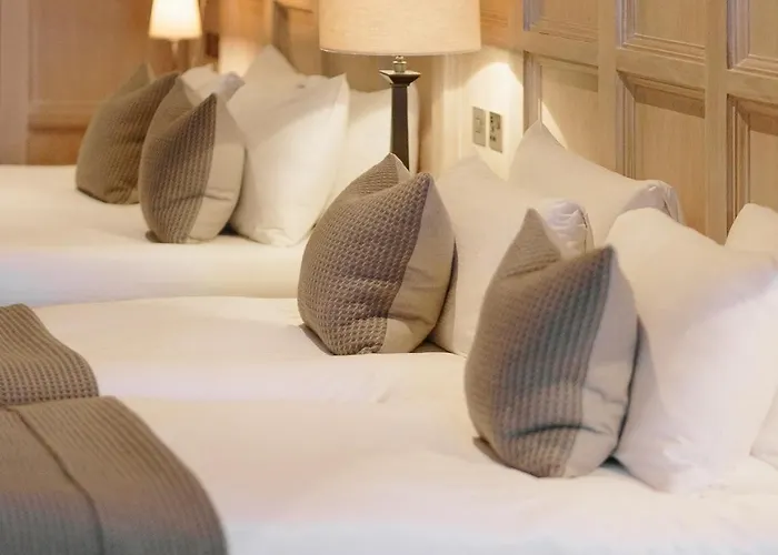 Cheap hotel: Hotel Square Inn Cosmopolitan